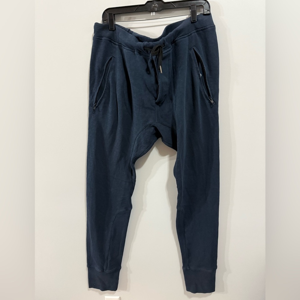 Men’s Lululemon sweatpants-navy